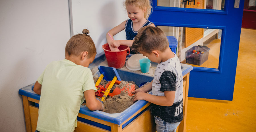 Spelen met de zandtafel